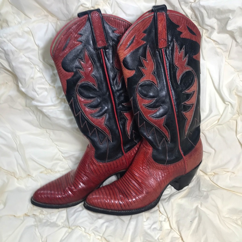Dan Post ladies  cowboy boots,  7A only $59 .